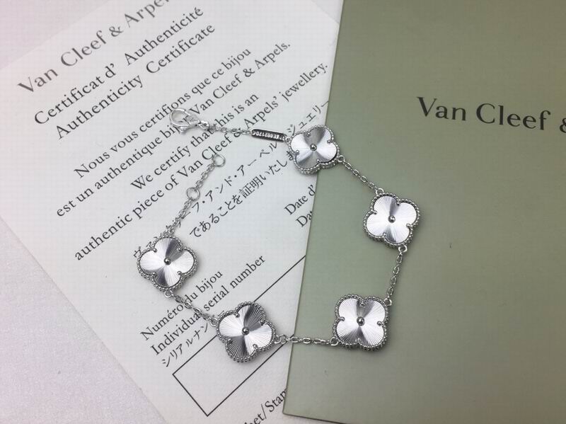 Van Cleef & Arpels bracelet 12yxq07